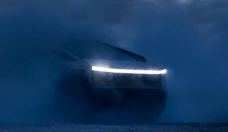 維修手冊爆雷，Cybertruck 可能內建無線充電裝置