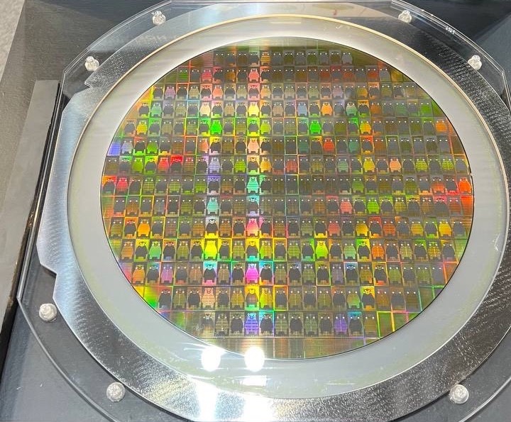 史上最萌晶片！Disco 花一年刻「熊本熊晶圓」，上百隻熊本熊可愛爆擊