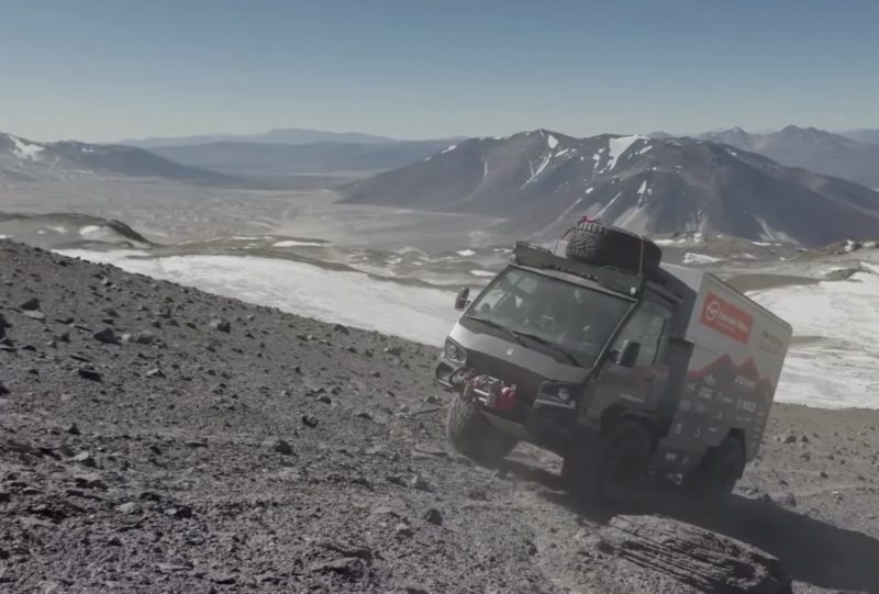 太陽能純電卡車登山挑戰，攻頂海拔 6,500 公尺火山
