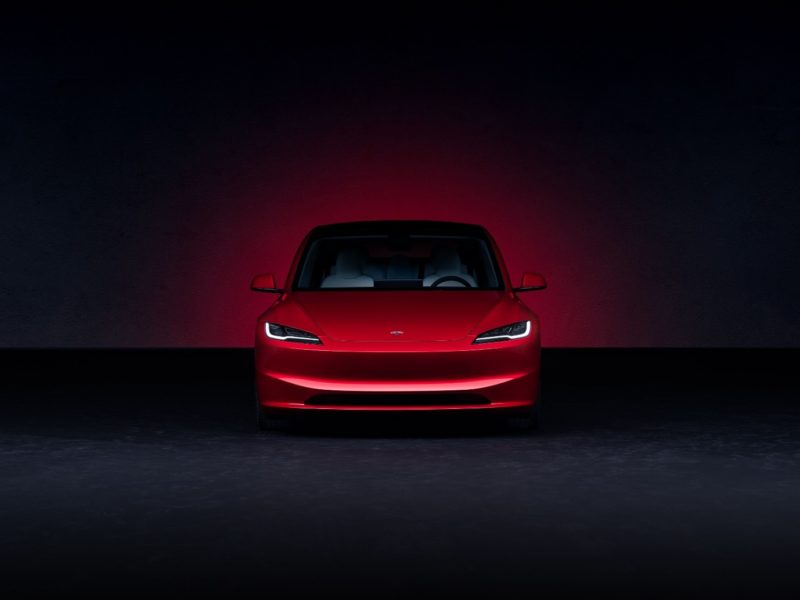 煥新版 Model 3 在台灣開賣後，新車主該怎麼選擇？