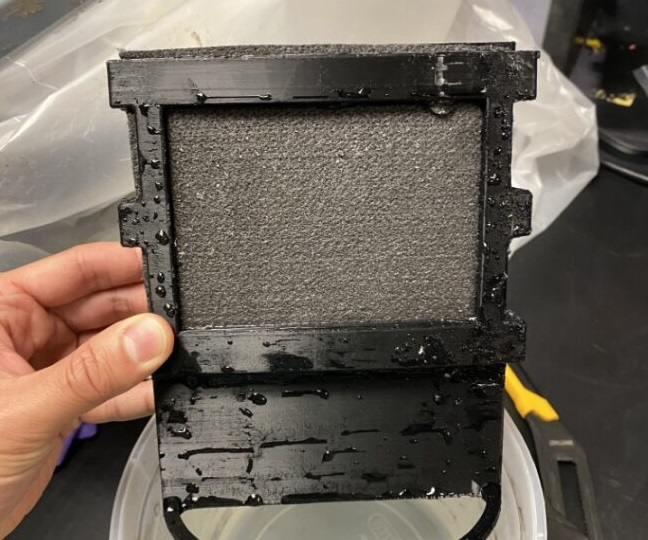 埋進土裡即可運作，新型燃料電池有土有微生物就行