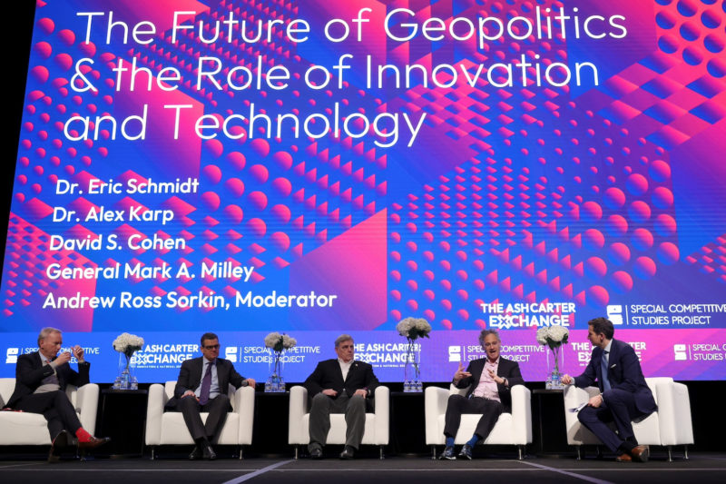 科技能否降低戰爭平民死傷，美軍上將與科技大老意見相左