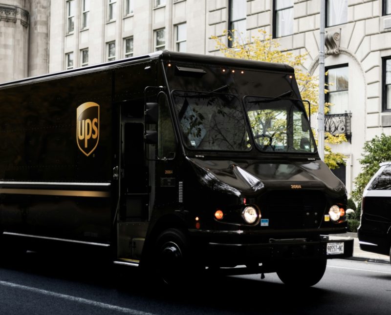 UPS 再度裁員！2026 年將削減 3 萬名員工，因亞馬遜配送量大幅減少