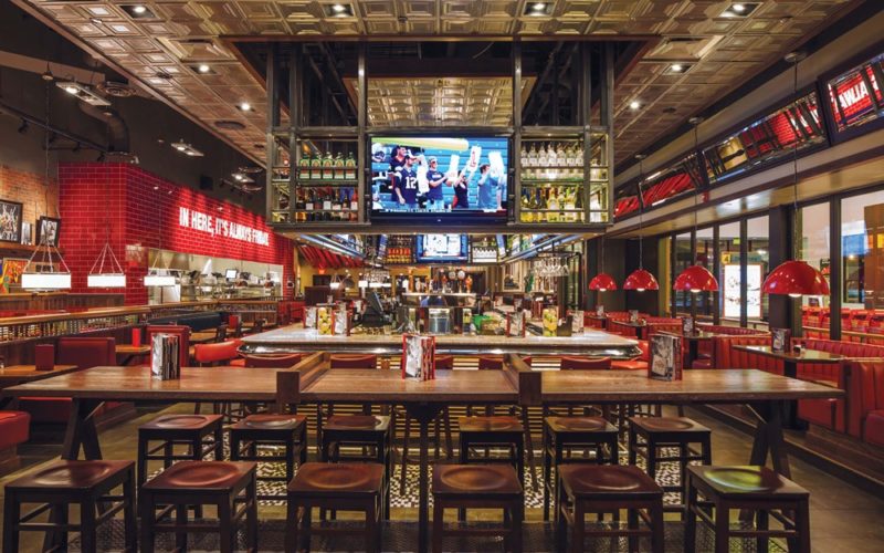 虧損也能登興櫃？開展餐飲集團的「豪賭」背後，藏著什麼祕密？