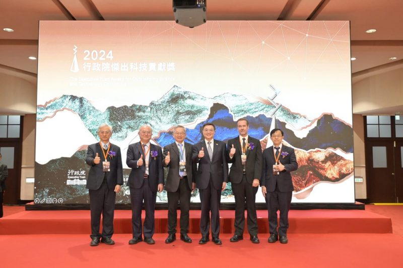 2024 傑出科技貢獻獎揭曉：表揚血液醫學與胃癌預防的突破性成就