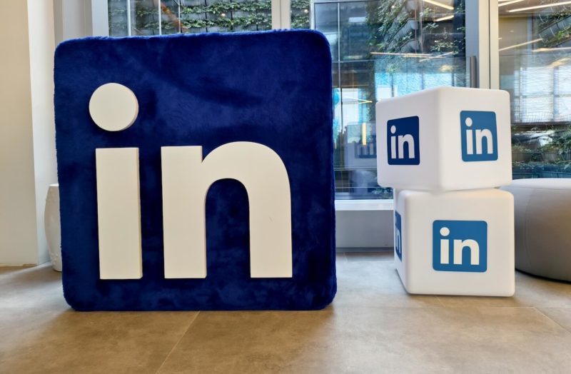 賴床只是「策略性充電」！Kagi 推「LinkedIn 體」翻譯器幫你美化職場廢文