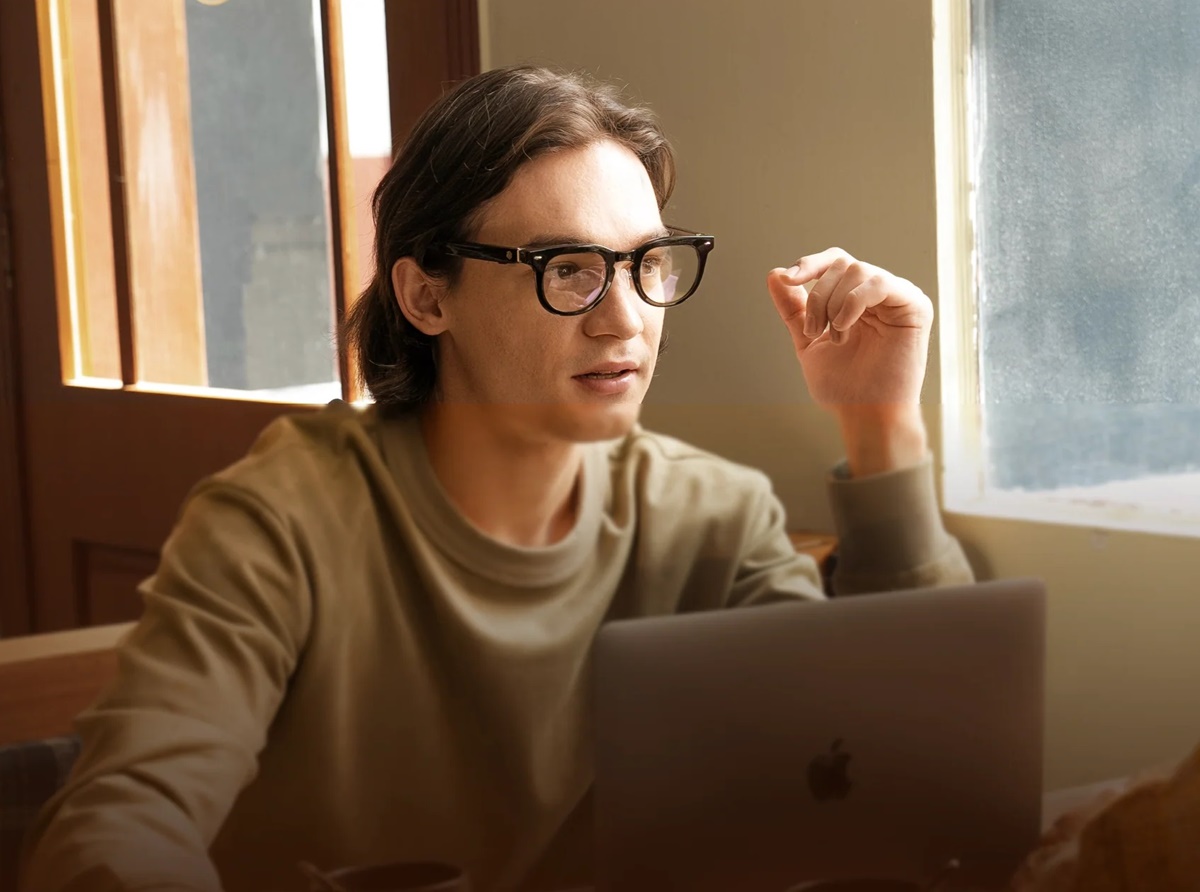 Re: [新聞] AI眼鏡救不動營收...宏達電重挫7% 分析師