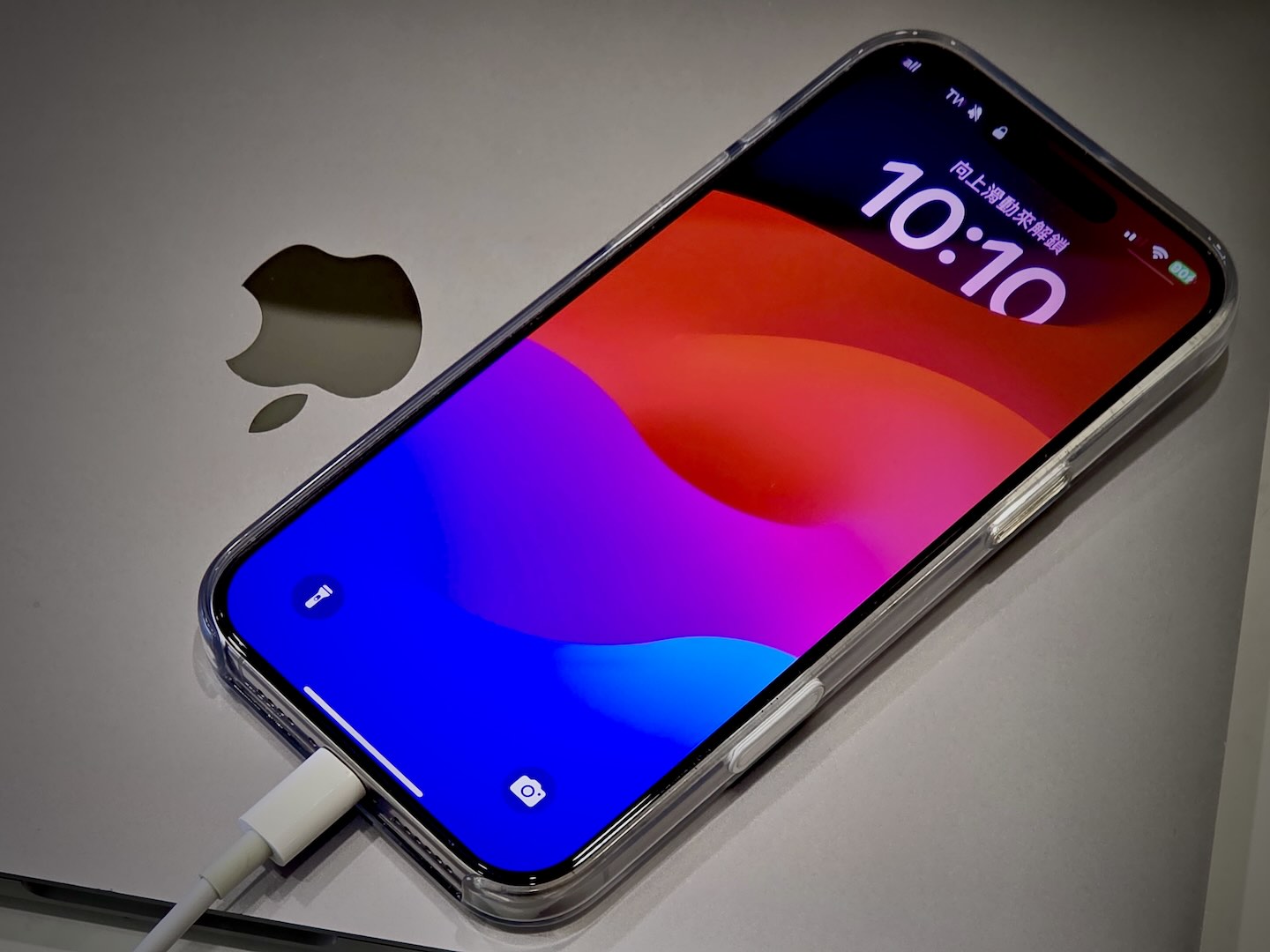 實測三代 iPhone！「80% 充電上限」用一年健康度維持 97%，最大功臣恐是散熱設計
