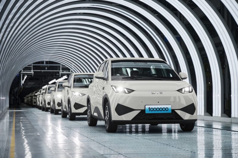 全球電動車銷量持續增長,2025 上半年已突破 900 萬輛