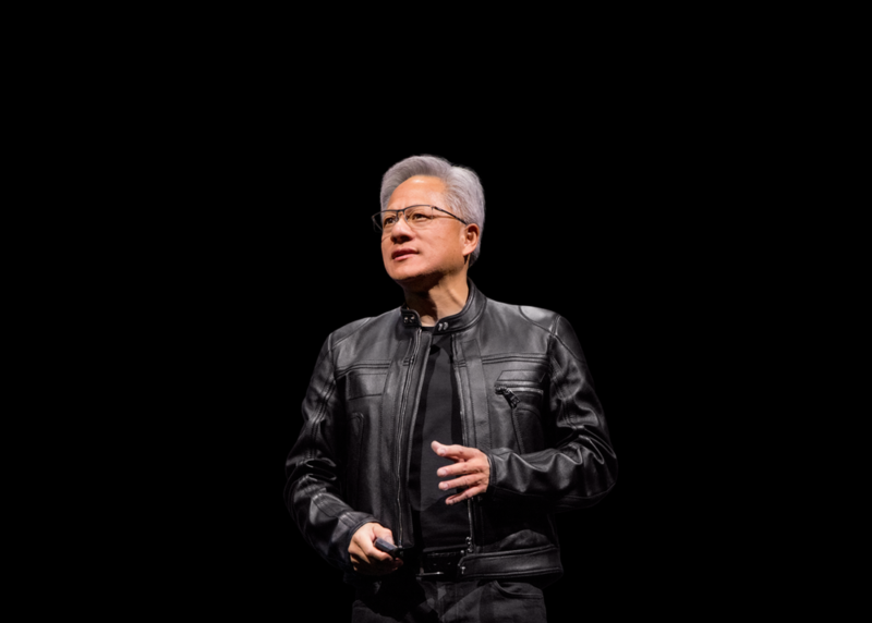 黃仁勳預言十年內全球工廠將全面自動化,AI 成未來基礎設施