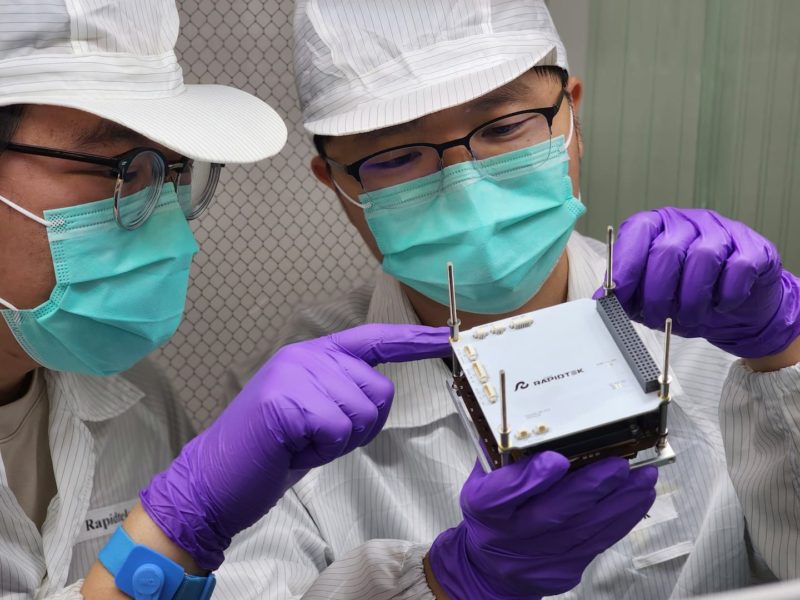 鐳洋科技成功通聯夜鷹號!啟動新創追星 8U 物聯網立方衛星商轉部署