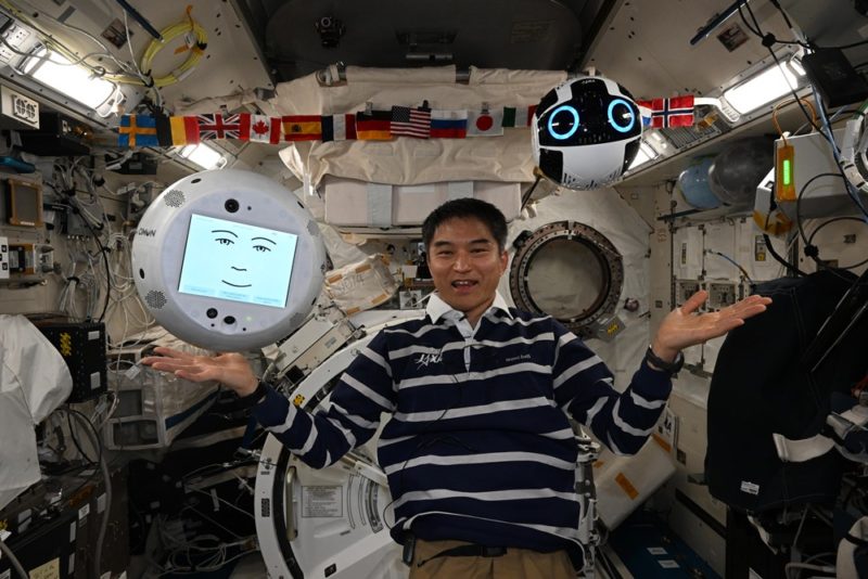 不是電影!日本與德國 AI 機器人完成太空站首次「任務接力」
