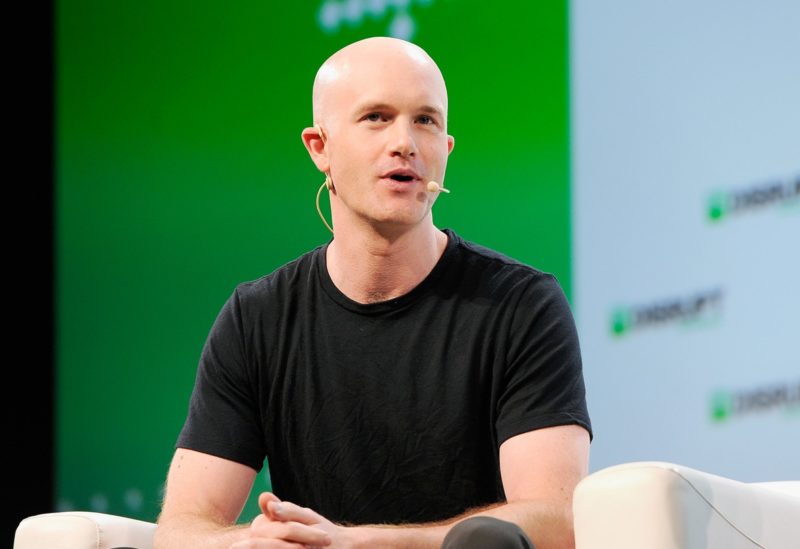 「跟不上 AI 就淘汰」Coinbase CEO 鐵腕開除員工，強制推動 AI 革命