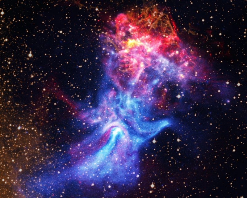 NASA 揭示超新星殘骸「手形星雲」的驚人細節
