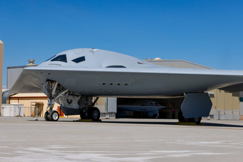 第二架 B-21 原型機試飛成功,美軍首度釋出雙機合照