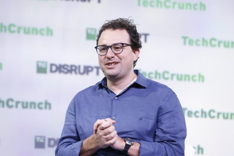 大咖示警 AI 取代職位的能力迅速進步  籲政府介入