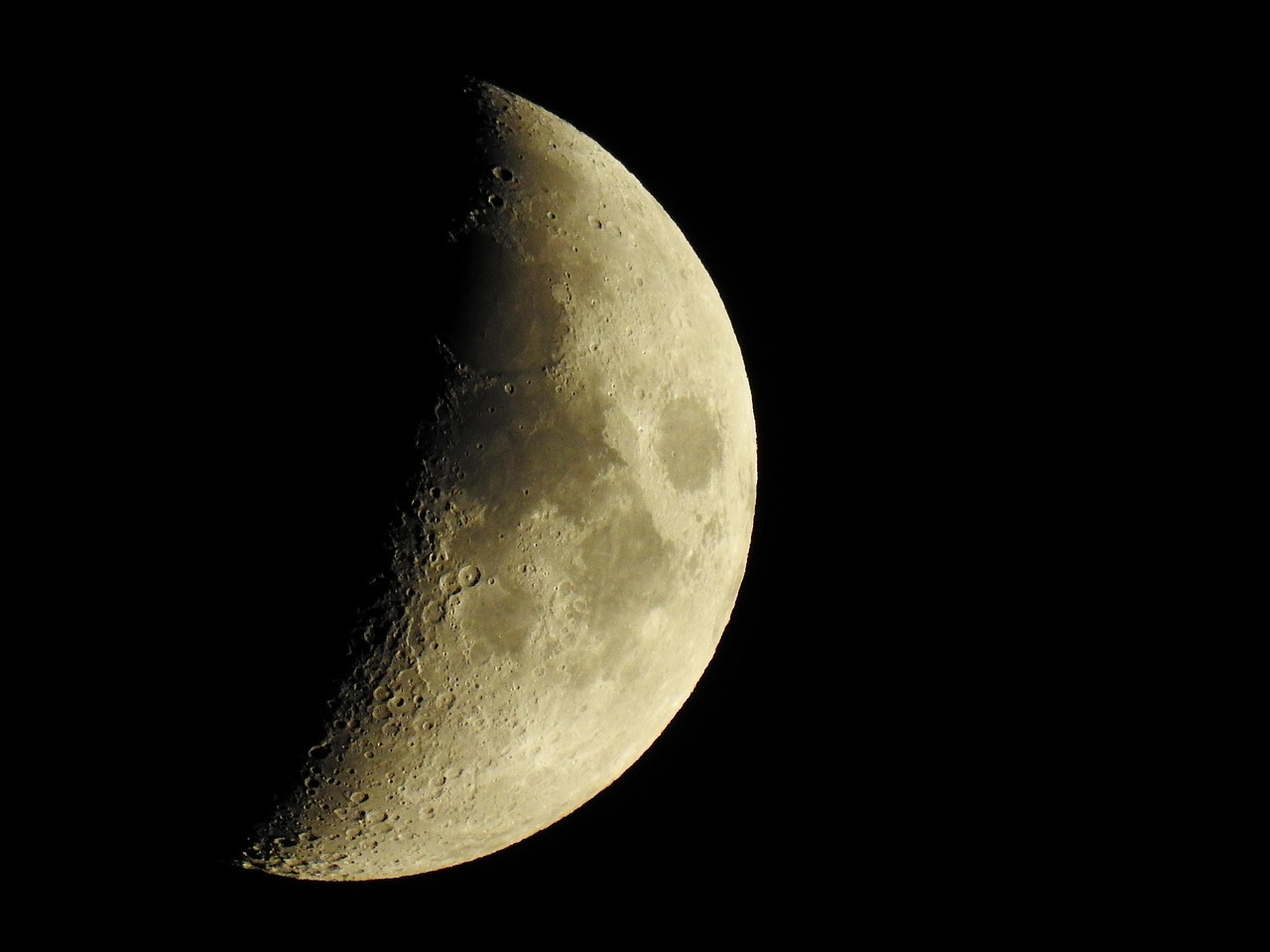 New Simulations Suggest Moon Could Form in Hours After Giant Impact