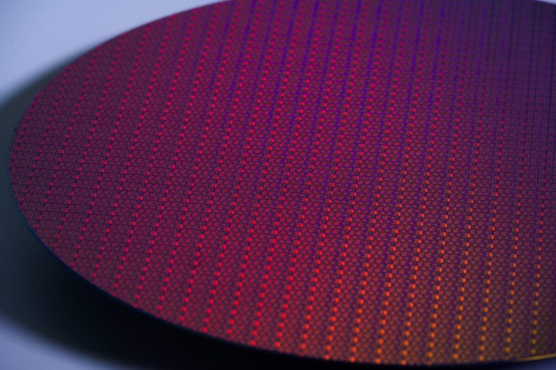 Intel、AMD 傳將採台積電 2 奈米製程，18A 良率不足迫使轉單
