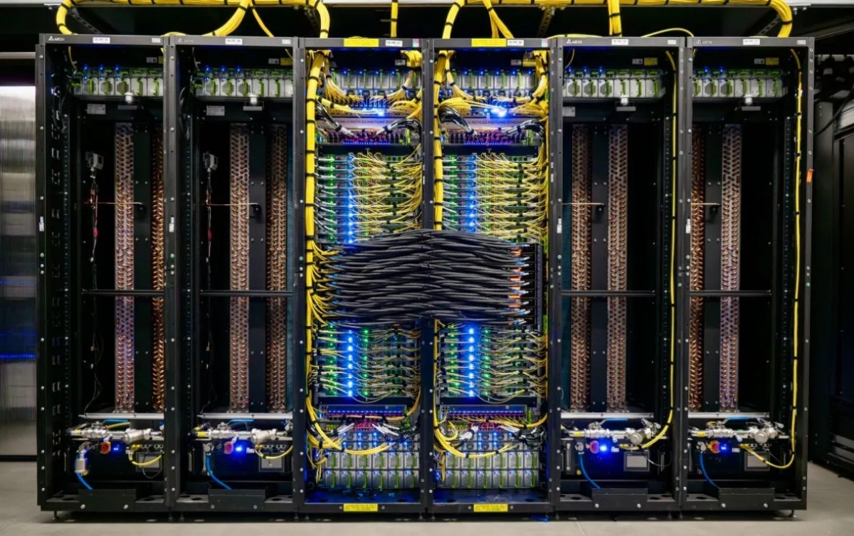 Meta Rack Deviders 2025 OCP 高峰會》從單一叢集邁向跨區域超級運算,Meta 重塑 AI 資料中心架構 | TechNews 科技新報