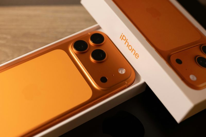 宇宙橙 iPhone 17 Pro 變色玫瑰金,蘋果:勿用漂白劑清潔產品