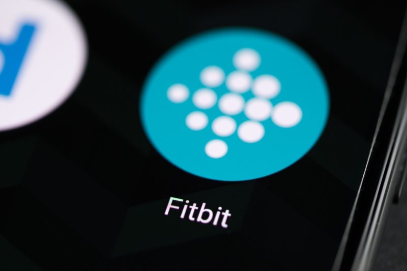 Fitbit 捲土重來!Google 預告 2026 年推出 AI 健康教練,挑戰智慧穿戴霸主地位