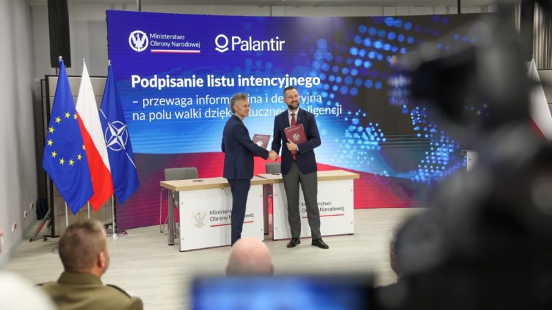 Palantir 喜添國防大客戶、與波蘭簽約  股價史高