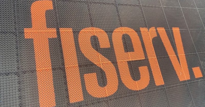 Fiserv 執行長閃辭、股價摔  大賣空本尊加碼