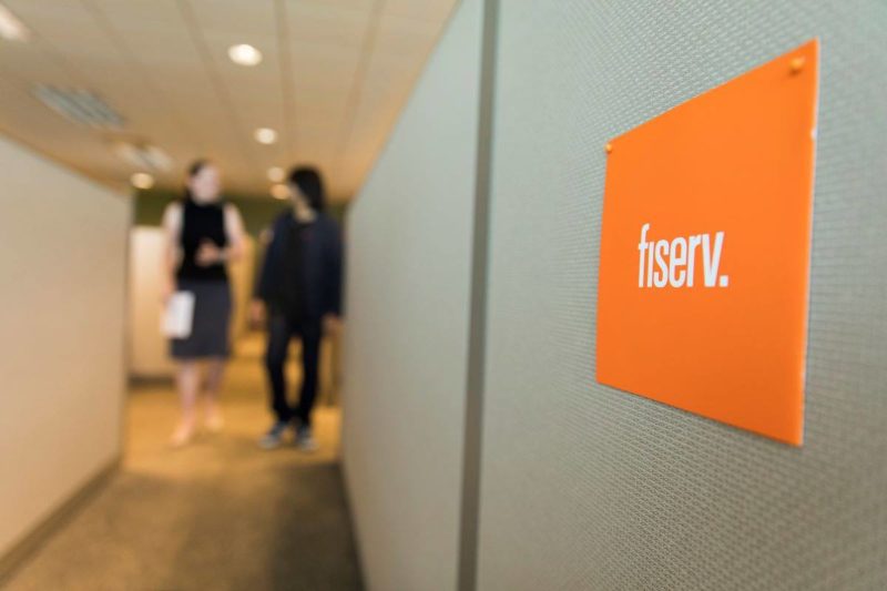 金融科技商 Fiserv 震撼降財測、怪罪阿根廷  崩 44%
