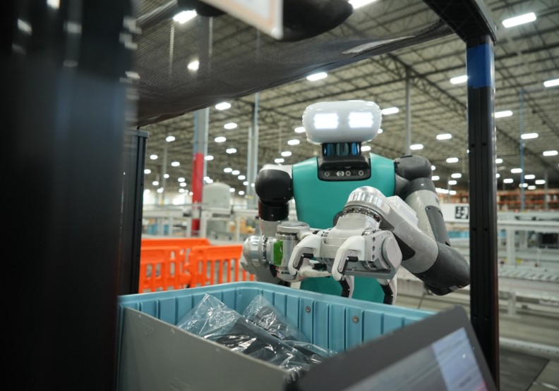 人機協作不是夢！Agility Robotics 家 Digit 上工一年，目標是走入家庭