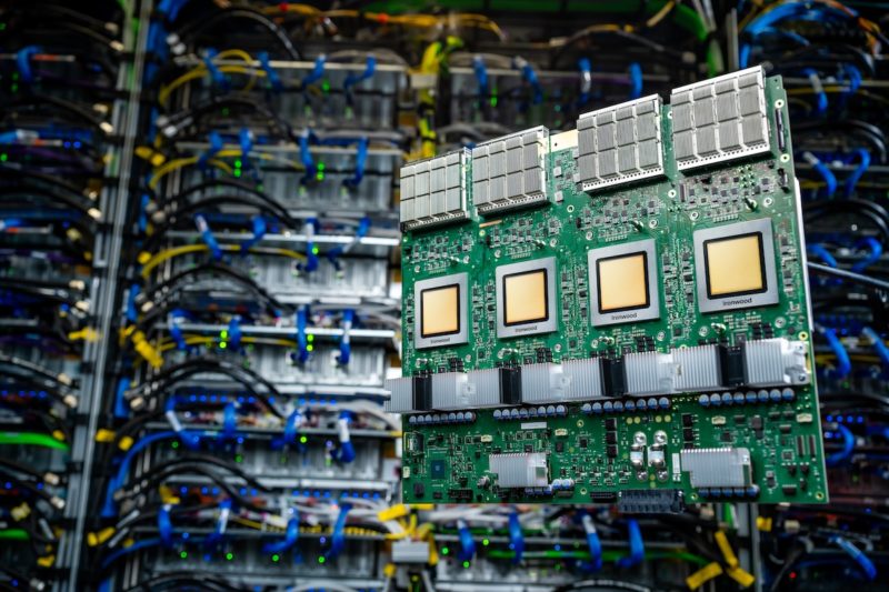 AI 速度革命後 TPU 與 GPU 到底哪個更強？輝達暫不用擔心 Google 威脅市場