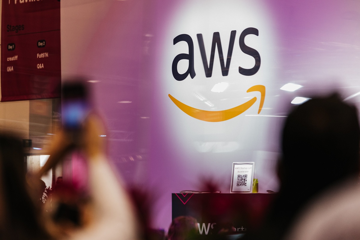 AWS 產能預訂至 2028 年，亞馬遜示警電力、記憶體短缺難解