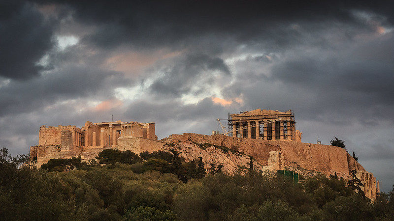 希臘評級升是浴火重生？學者抨擊：「咖啡館經濟」是外強中乾