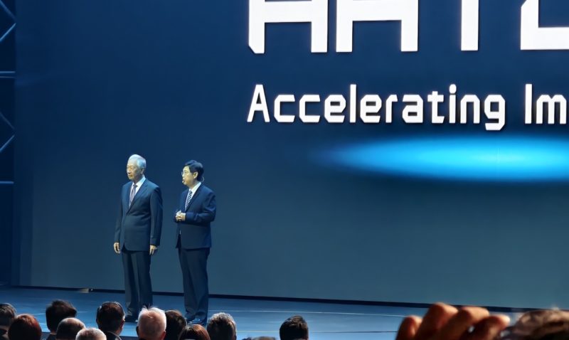 郭台銘驚喜現身 2025 鴻海科技日　劉揚偉：象徵強力支持與背書