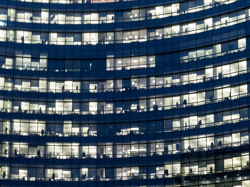 被房貸與債務壓垮，美國愈來愈多人身兼數職