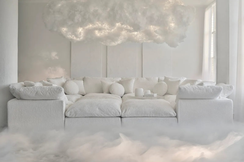 Pantone 發表 2026 年度色票，為首次白色獲選