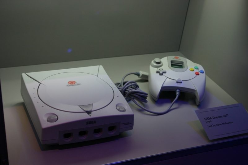 漂白這招沒用，十年對照實驗：未處理的舊主機外觀反而保存更好