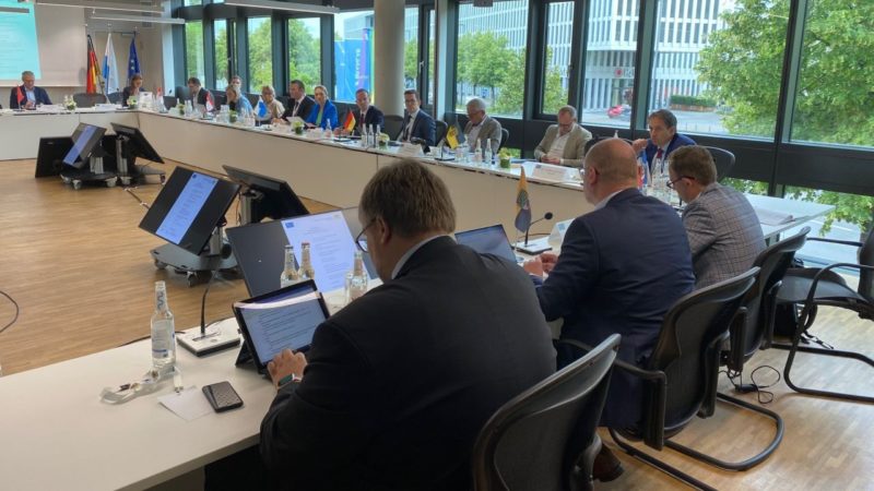 德國一州大舉「去微軟化」！省下 1.27 億元以外的數位主權考量