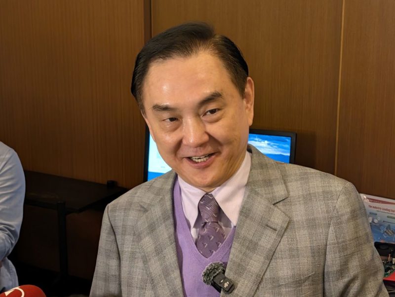 盧超群：記憶體漲價展現價值，供不應求直到 2027 上半年