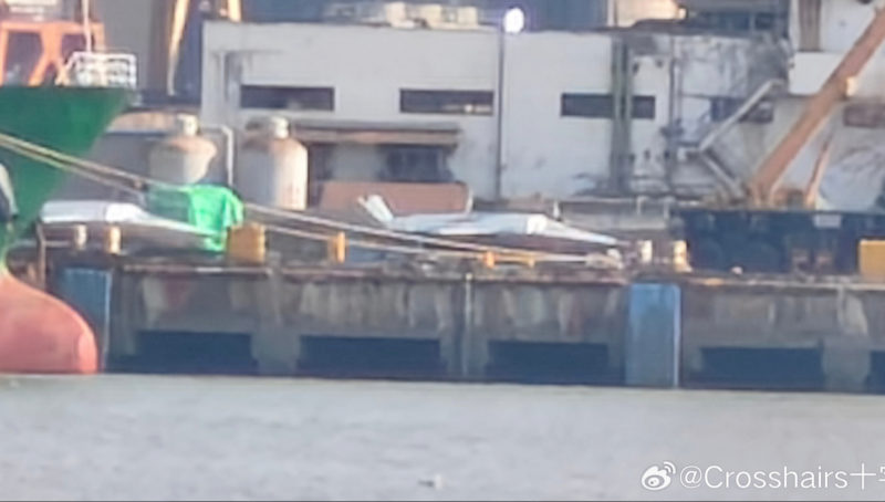 解放軍無人戰鬥機現身滬東中華造船廠，擬部署於 076 兩棲攻擊艦