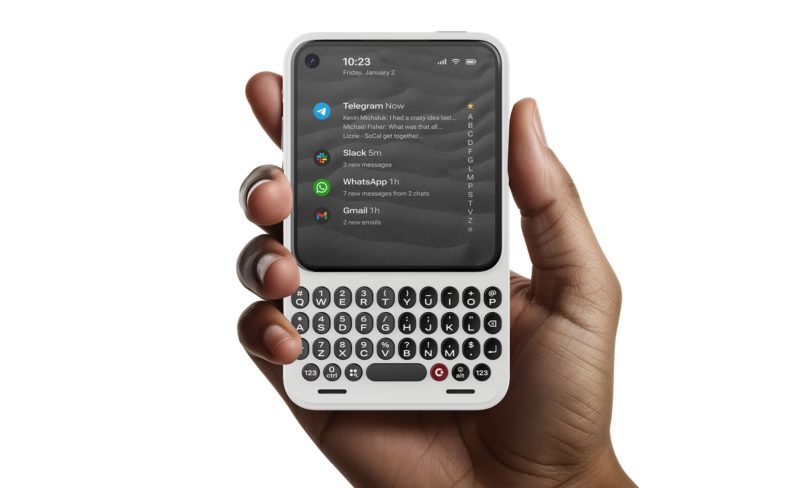 以 iPhone 配件打響名號，Clicks 發表首款鍵盤手機 Communicator