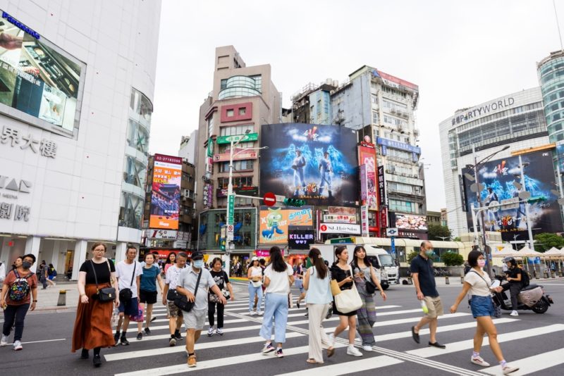 乾杯豪砸 1.7 億插旗西門町！不動產商仲東家揭密北市商圈大洗牌