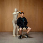 商用在即，1X 與波士頓動力更新模型強化機器人環境適應力