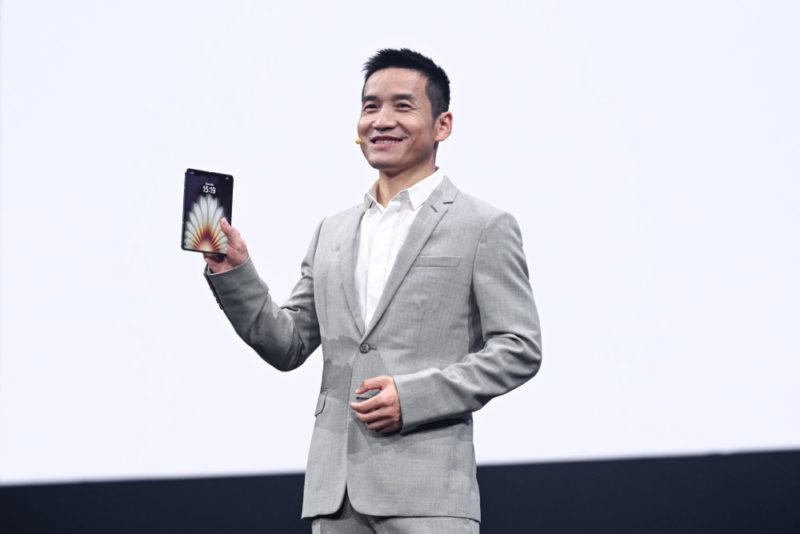 中國手機品牌 OnePlus 違法在台僱 70 工程師，創辦人劉作虎遭通緝