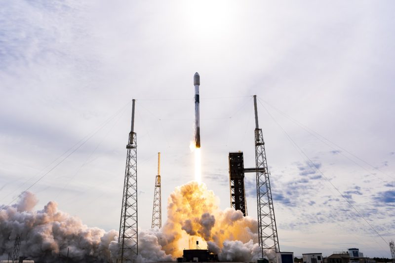 SpaceX 成功發射 29 顆 V2 Mini 衛星，全球星鏈活躍數逼近 9,500 顆