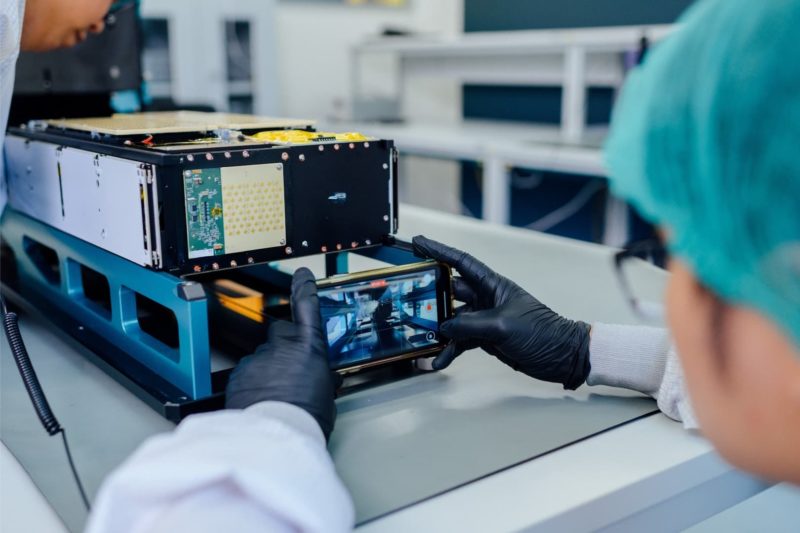 低軌衛星通訊關鍵基礎！鐳洋科技「黑鳶 1 號」完成跨區通聯