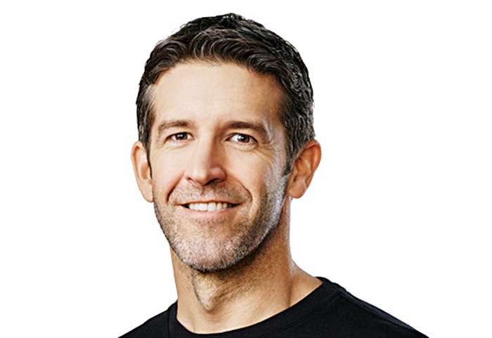 庫克接班布局啟動？特納斯一統硬體與產品設計大權