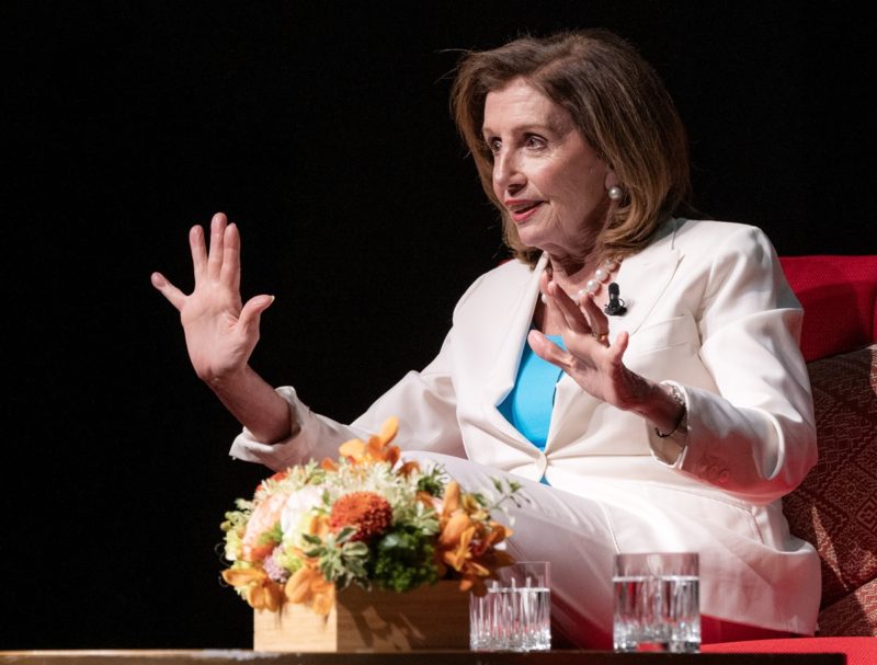 國會女股神新操作：調整輝達、Alphabet 等部位