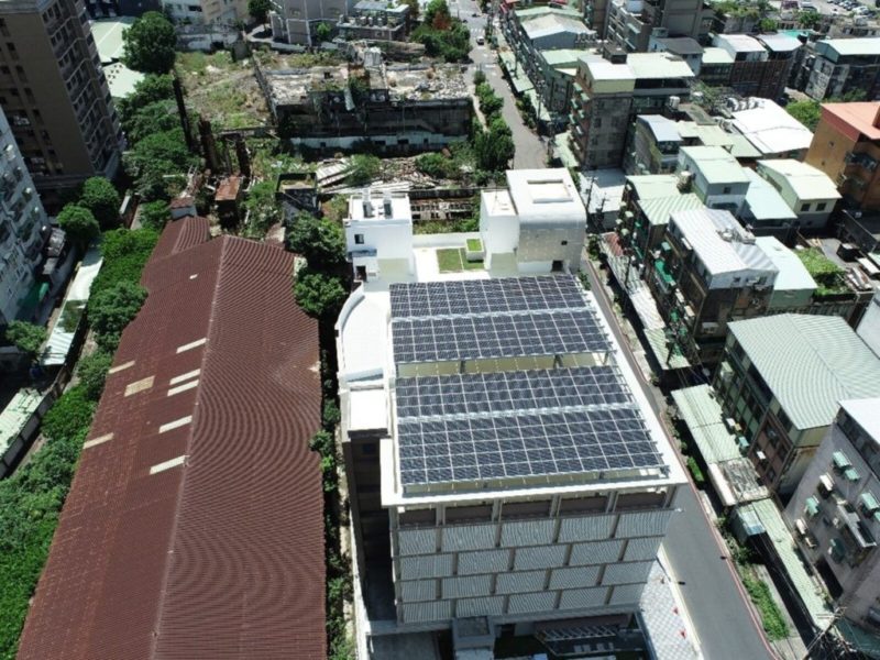 新北啟動屋頂光電與智慧微電網補助，每戶合計最高達 210 萬元