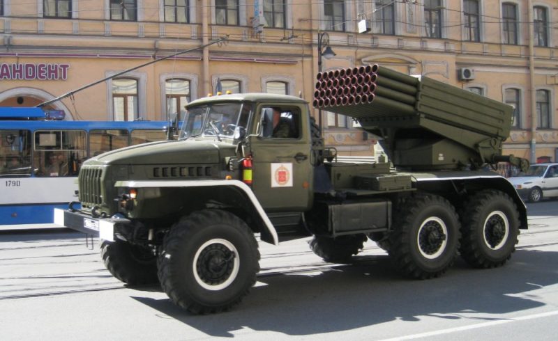 踩制裁俄國紅線！日經：中國國企助白俄羅斯打造 122 公釐火箭彈產線