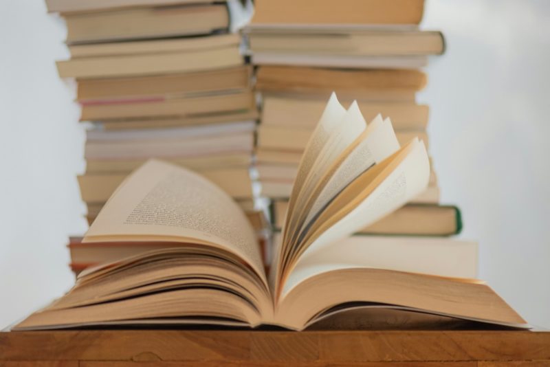 不只是「學習」而是「背書」？研究證實頂尖模型能「逐字」還原暢銷小說